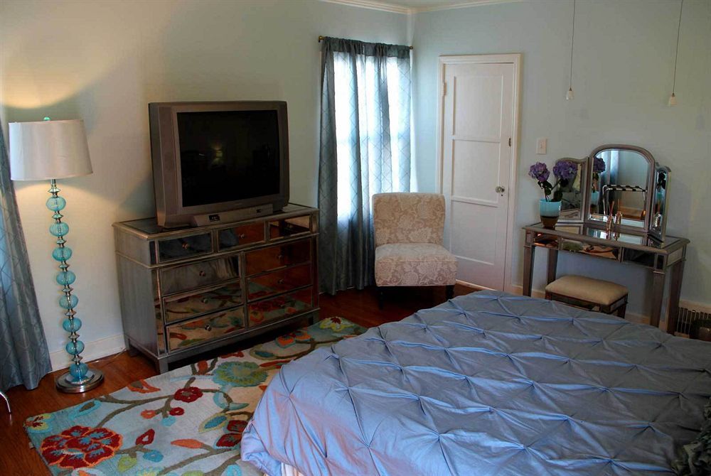 Cinema Hsr19-19-001050 Bed & Breakfast 2*