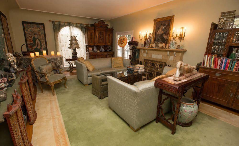 Bed & Breakfast Cinema Hsr19-19-001050 2*