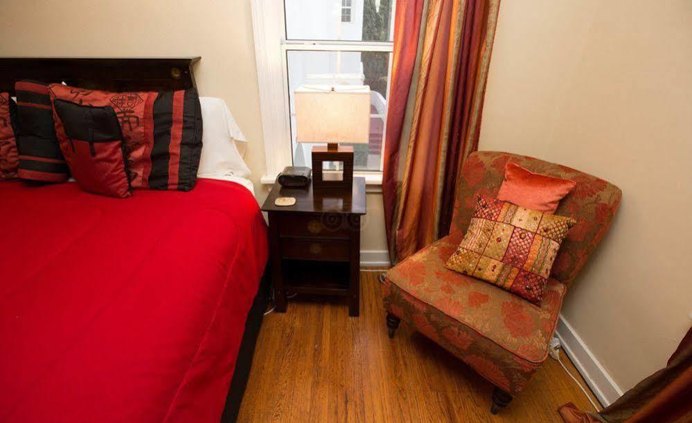 Cinema Hsr19-19-001050 Bed & Breakfast 2*
