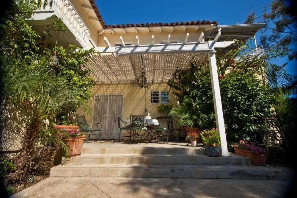 Bed & Breakfast Cinema Hsr19-19-001050
