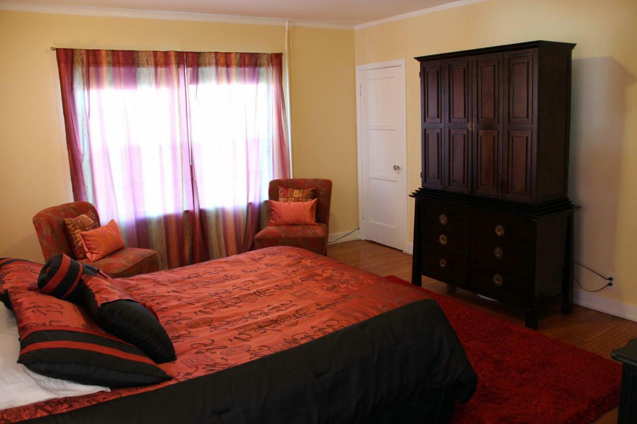 Bed & Breakfast Cinema Hsr19-19-001050 2*